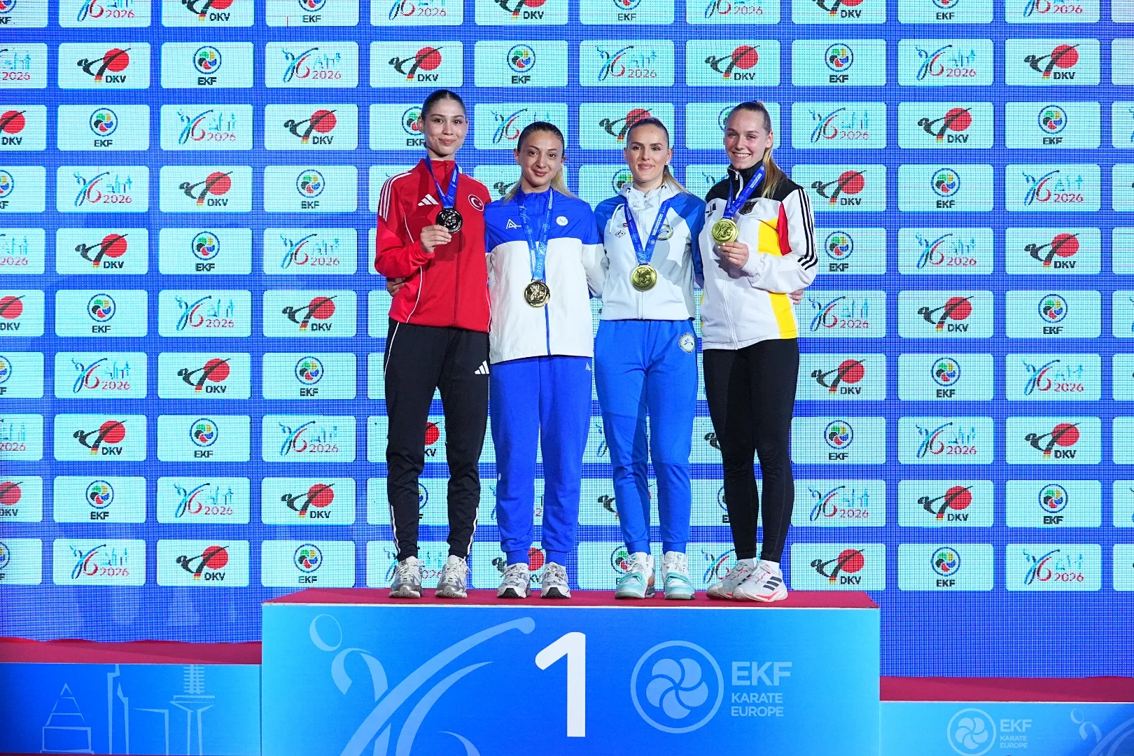 ZÜMRA REZZAN İM AVRUPA İKİNCİSİ
